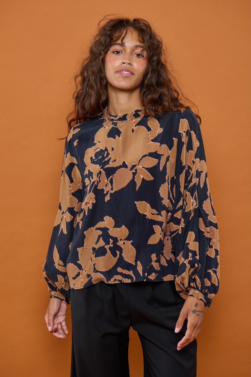Froks Molly Skjorte / Golden brown flower silhouettes