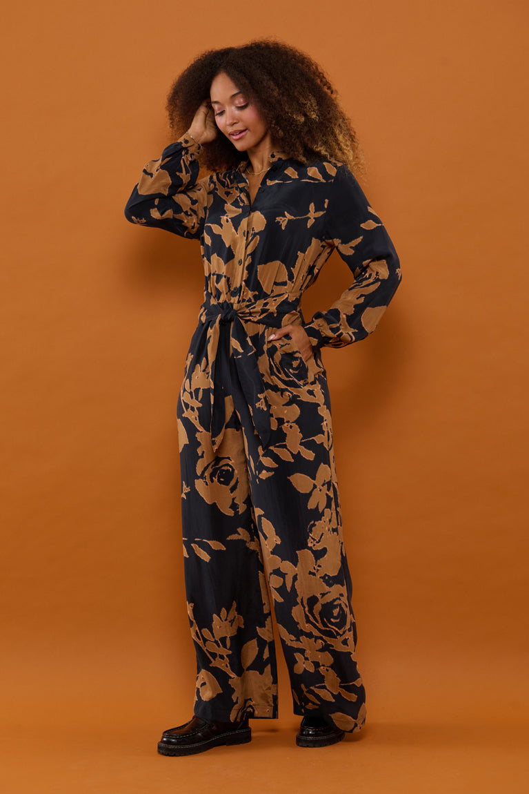 Froks Carla Sleeve Buksedragt / Golden brown flower silhouettes