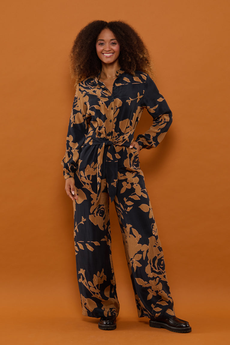 Froks Carla Sleeve Buksedragt / Golden brown flower silhouettes