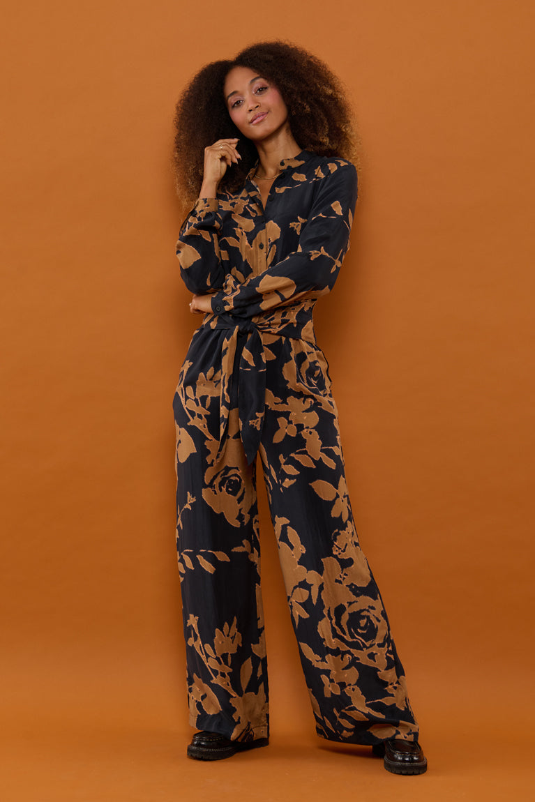 Froks Carla Sleeve Buksedragt / Golden brown flower silhouettes