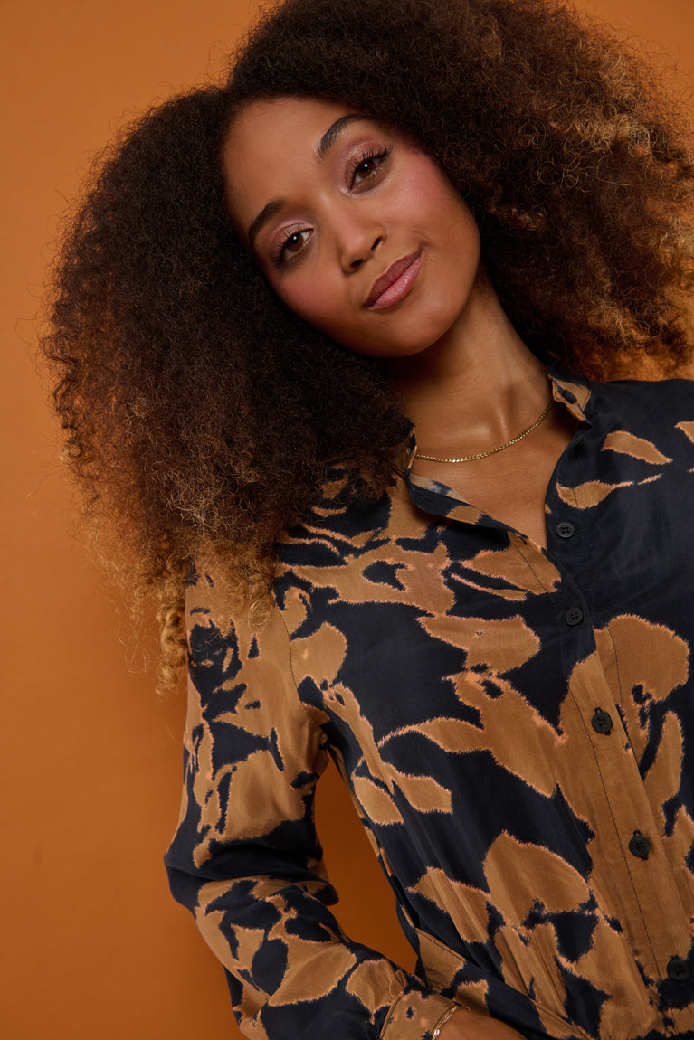 Froks Carla Sleeve Buksedragt / Golden brown flower silhouettes