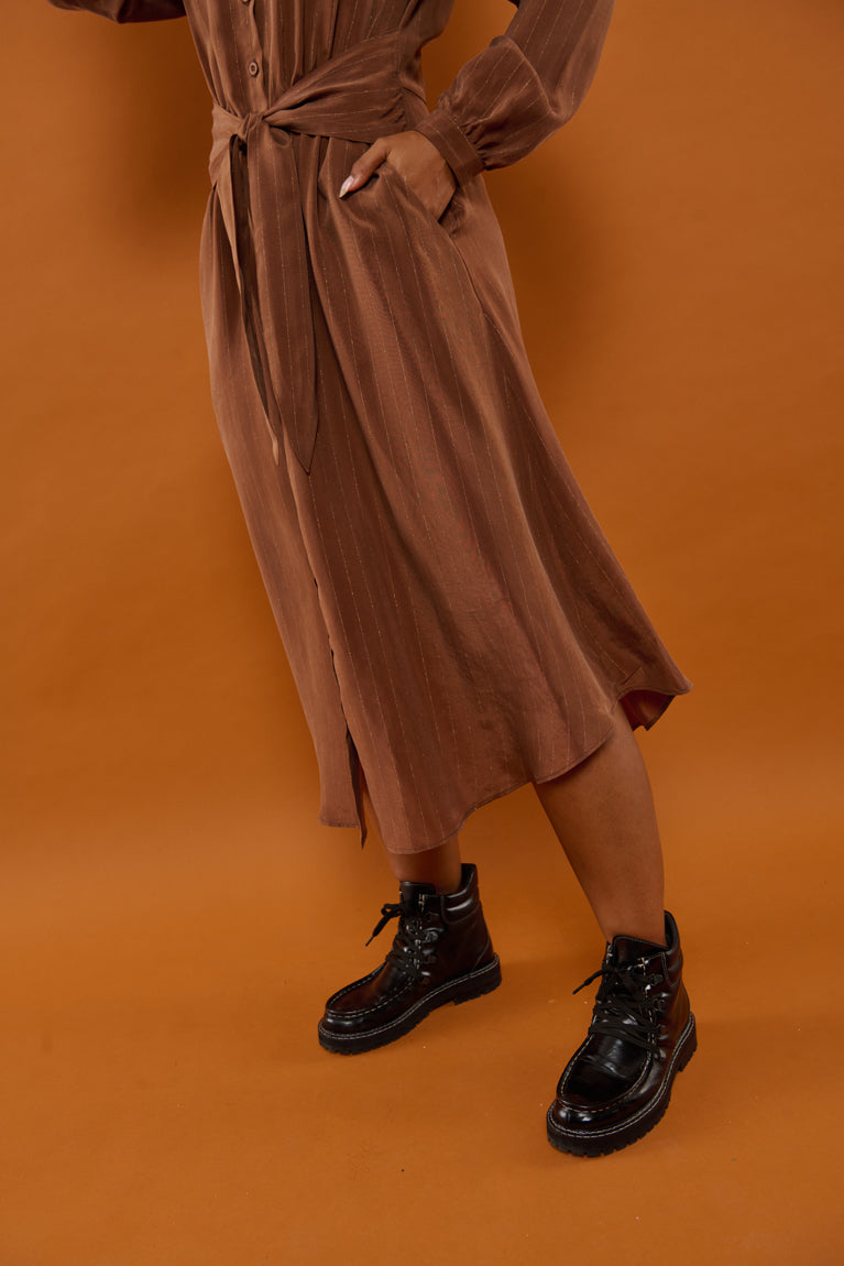 Froks Carla Sleeve Kjole / Earth brown & Gold lines