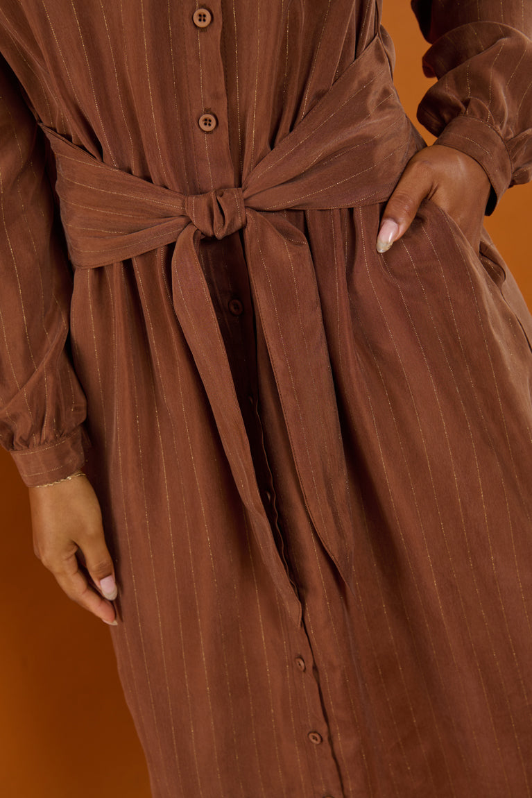 Froks Carla Sleeve Kjole / Earth brown & Gold lines