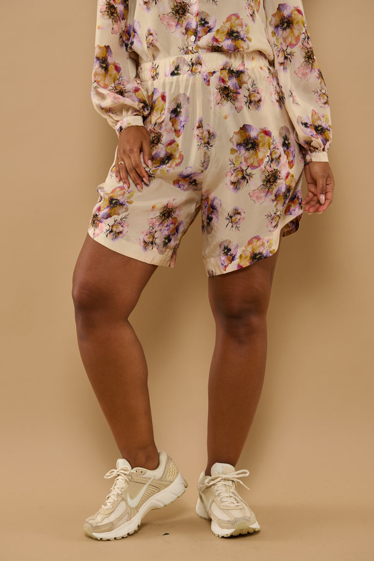 Froks Molly Shorts / Ivory & wavy flowers