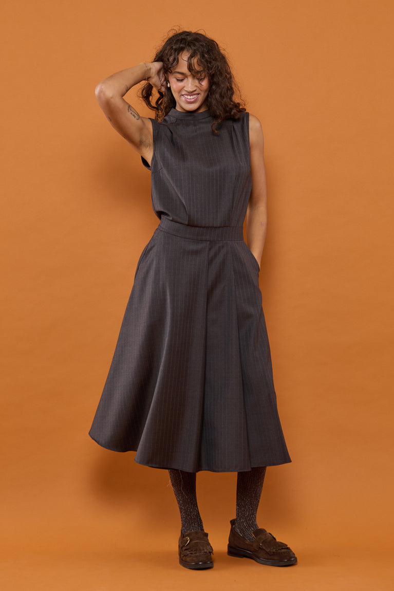 Froks Nora Kjole / Espresso & Pin striped wool