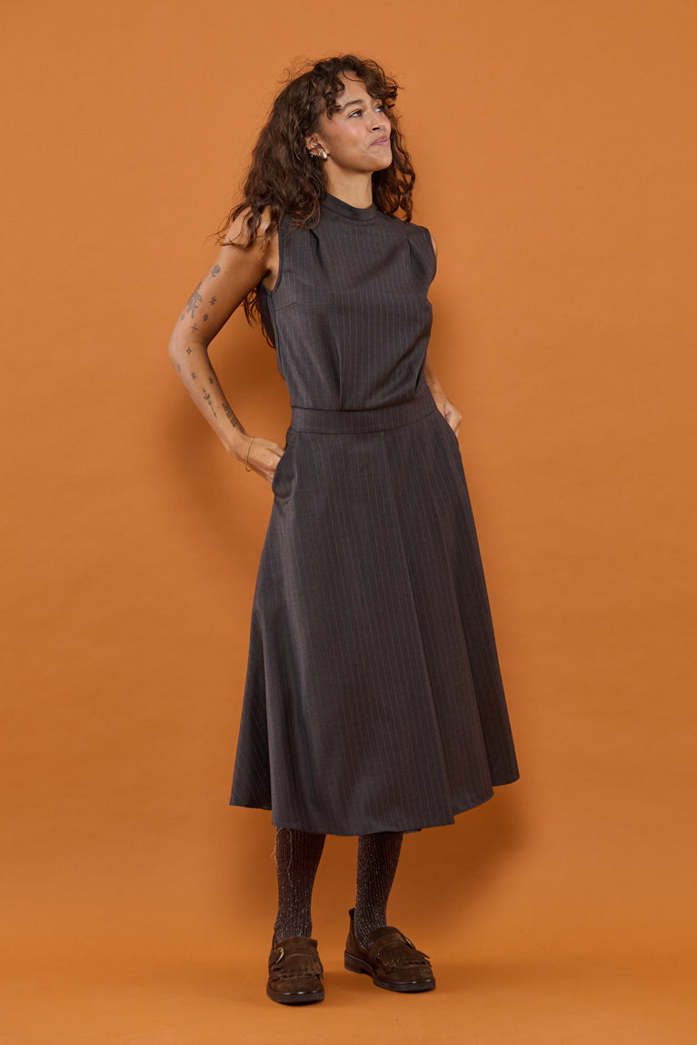 Froks Nora Kjole / Espresso & Pin striped wool