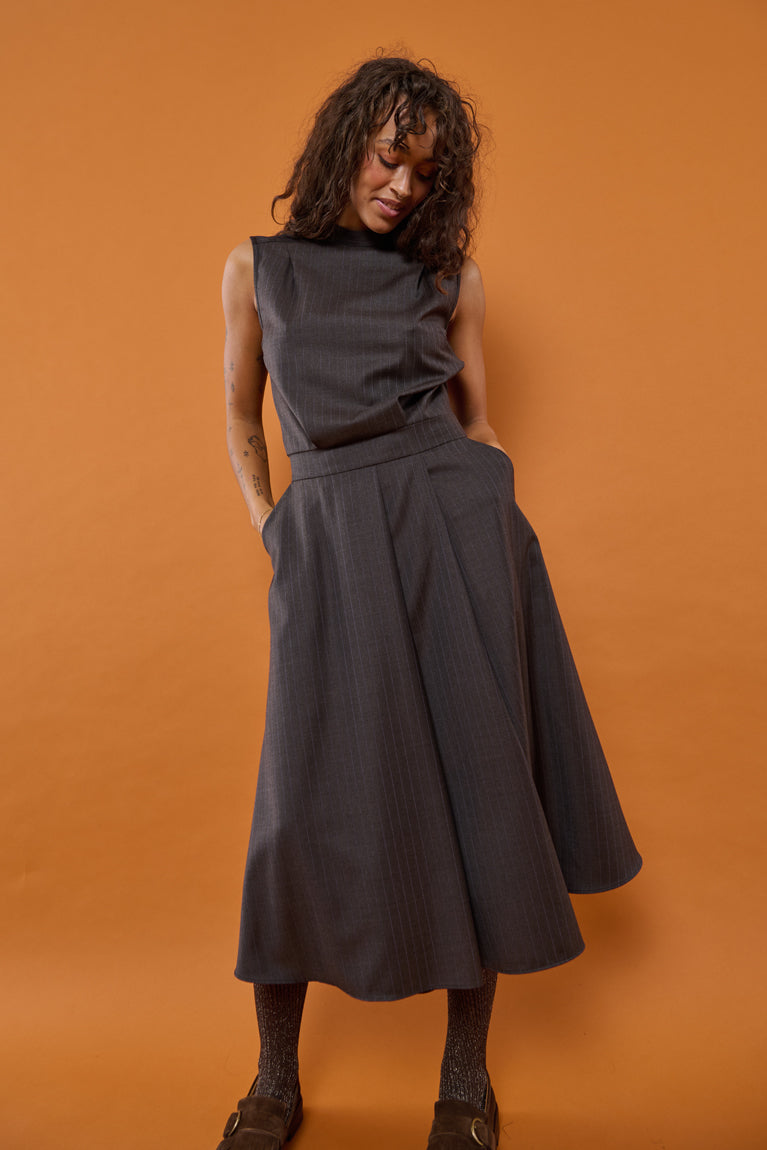 Froks Nora Kjole / Espresso & Pin striped wool