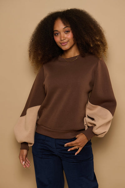 Froks Isabel Sweatshirt / Bark brown & Macadamia