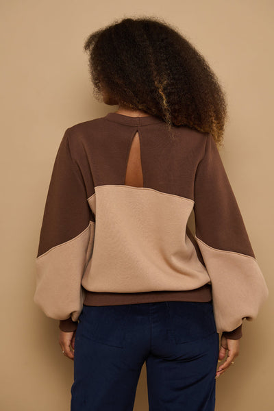Froks Isabel Sweatshirt / Bark brown & Macadamia