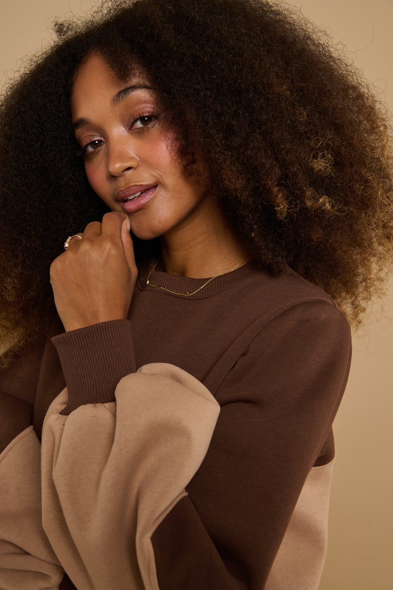 Froks Isabel Sweatshirt / Bark brown & Macadamia