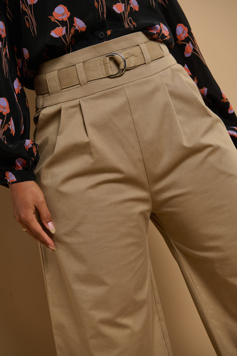 Froks Julie Bukser / Macadamia